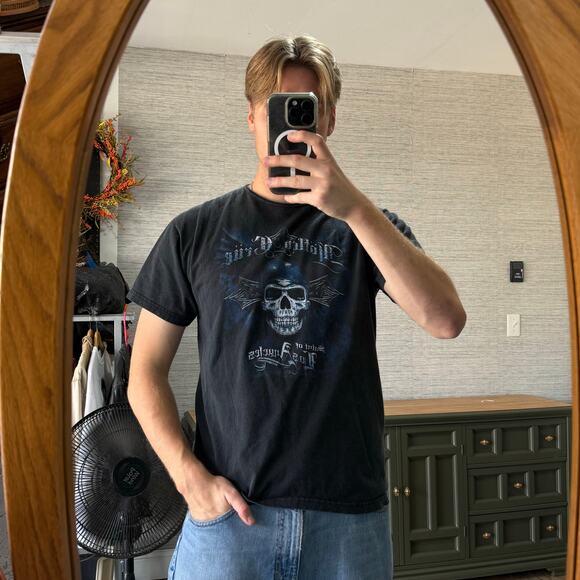 Y2K Motley Crue Band Tee - Picture 7 of 7